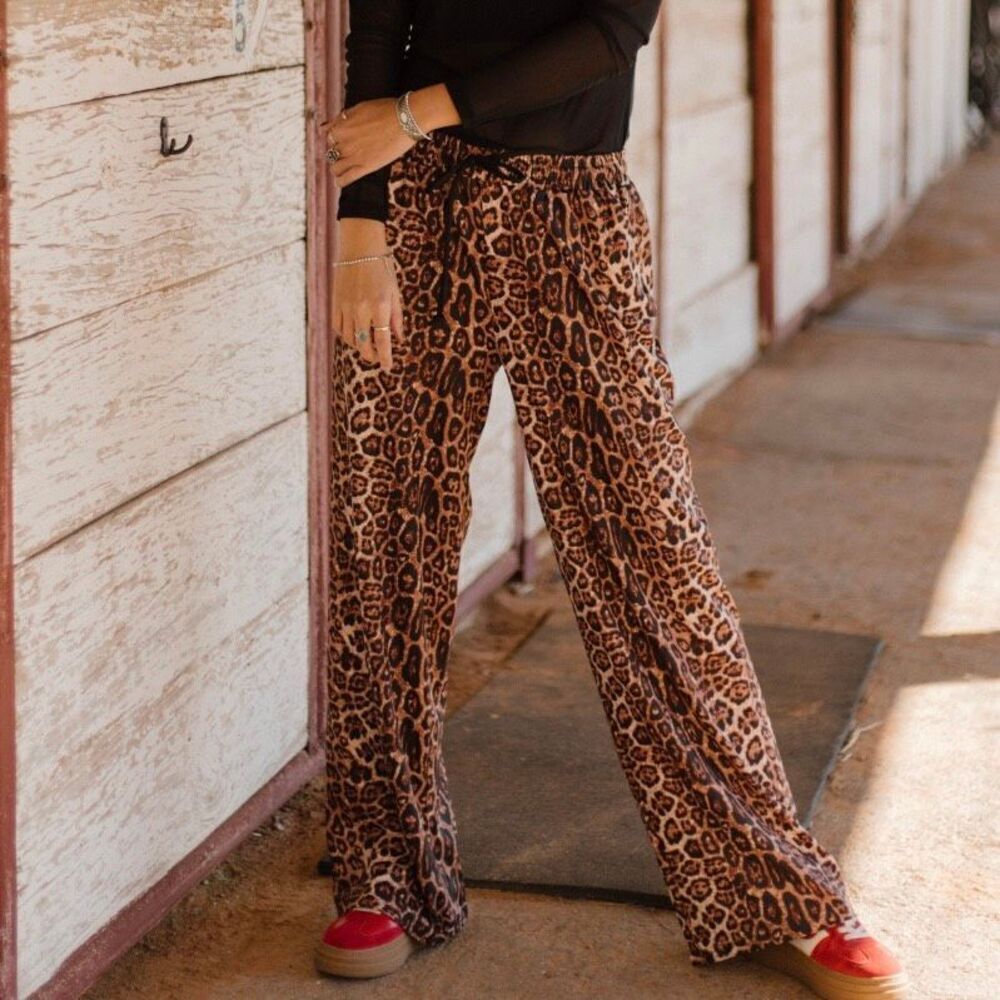 Wild Comfort: Western Leopard Print Wide-Leg Pants New - Picture 7 of 9